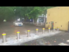 Bollard Keamanan Anti-Benturan Otomatis: Memilih Antara Flanged dan Instalasi Tertanam